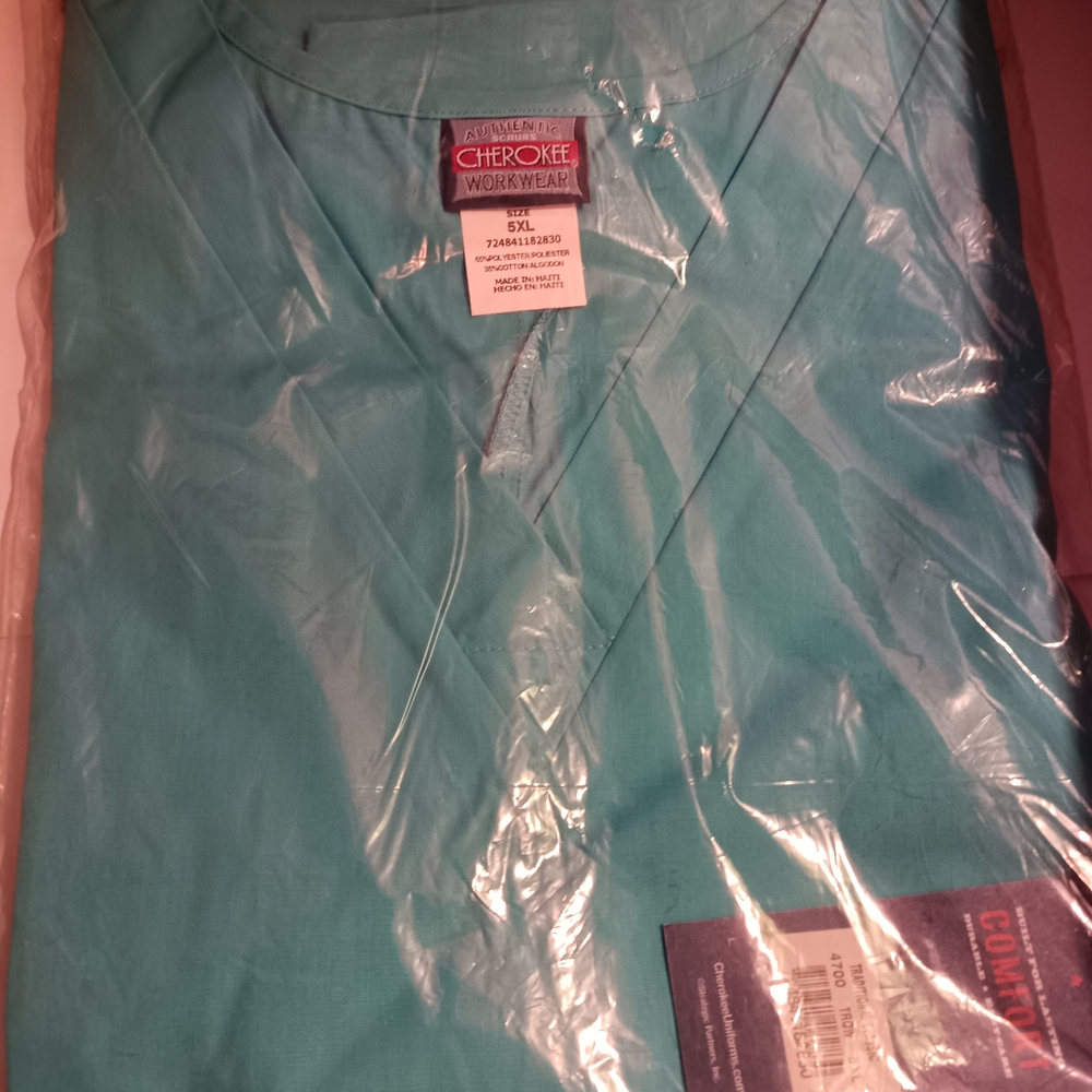Cherokee Woman Scrub Top NWT 5X Still In Wrapping